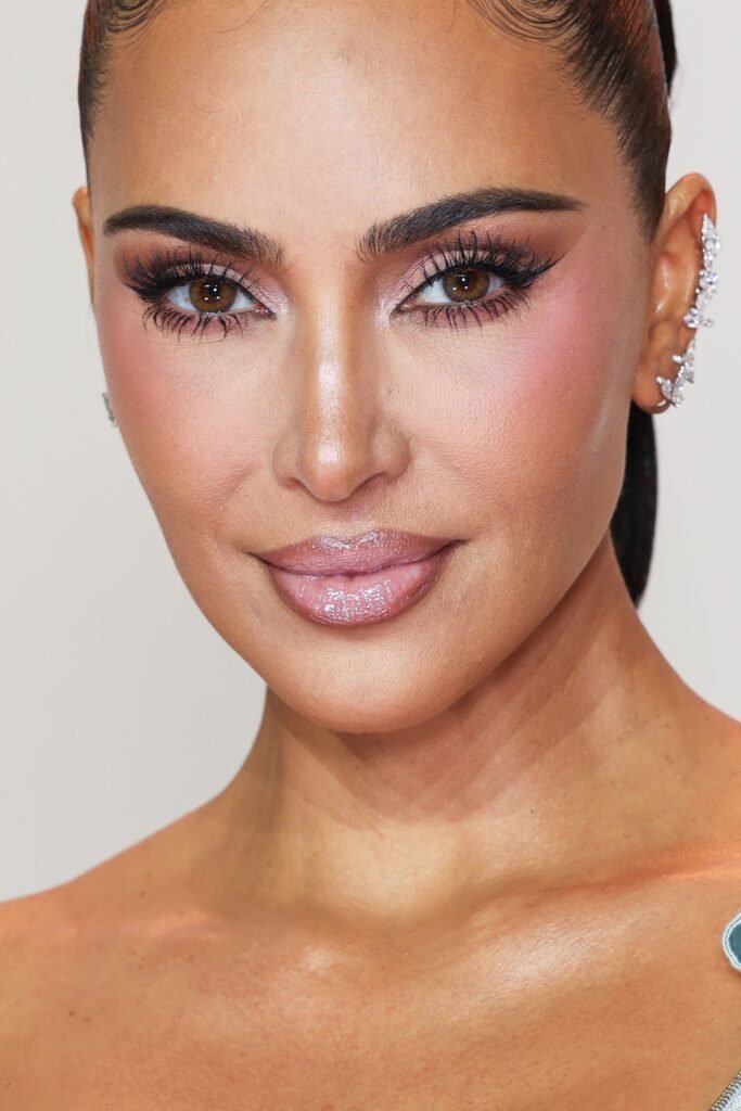 Kim Kardashian Gloe 
